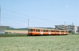 Der Be 4/8 49 verlässt am 26.05.1980 Moosseedorf in Richtung Zollikofen auf der alten, parallel zur Strasse führenden Strecke. (Foto: Dieter Schopfer)
